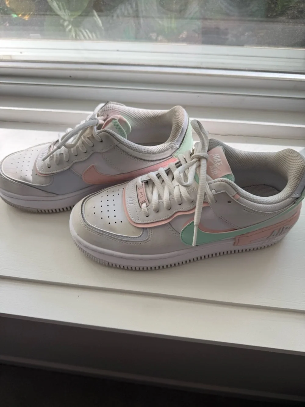 Nike AF1 in White, Mint & Pink - Picture 4 of 6